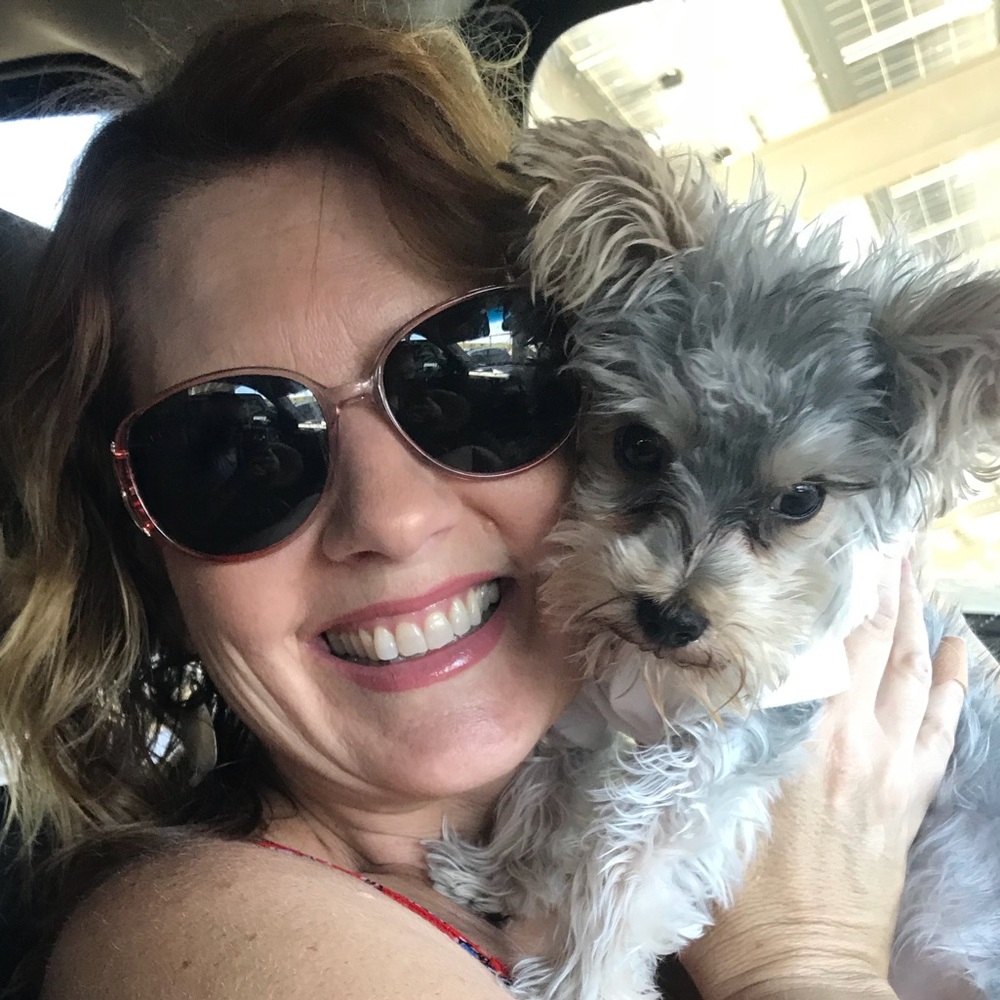 Meet your Posher, Desiree